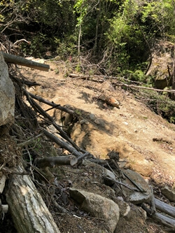 広島県広島市にある絵下山