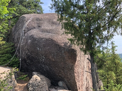 広島県熊野町にある三石山